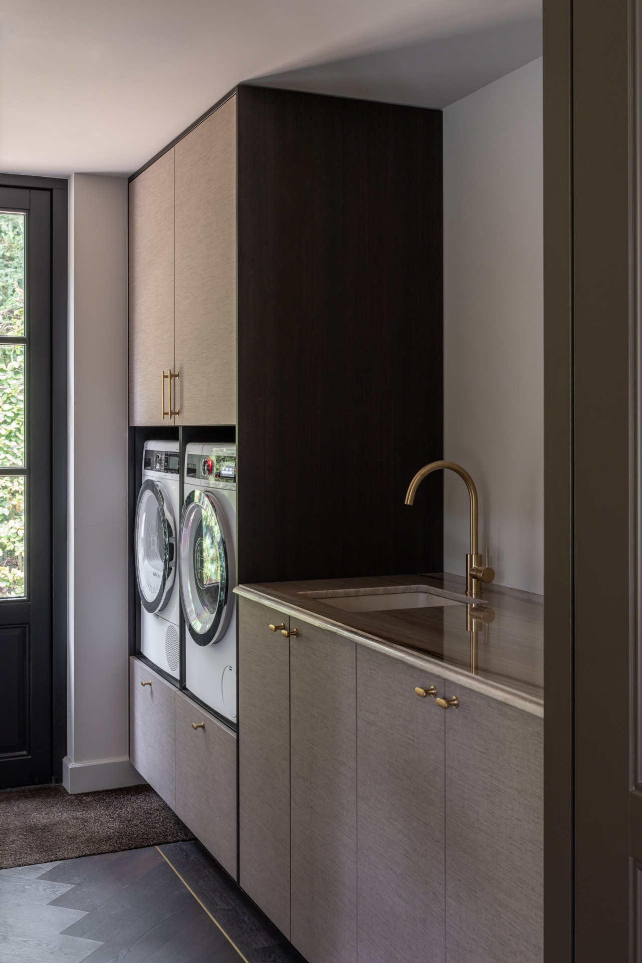 Luxe keuken showroom met v-zug keuken apparatuur